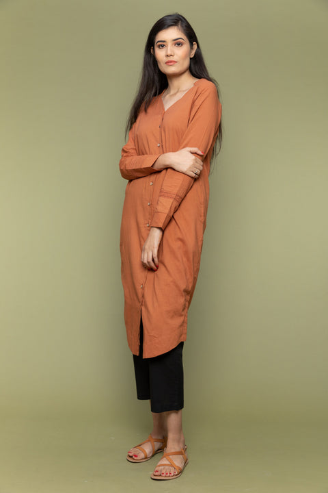Shop Terracotta Brown Cotton Kurta with V-Neck & Black Cotton Pants - Set of 2


