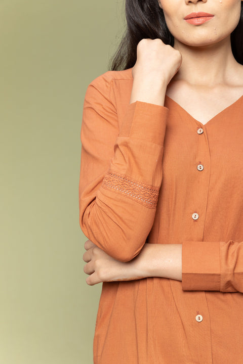 Premium Cotton Dress with Stylized V-Neck in Terracotta Brown | Vinusto