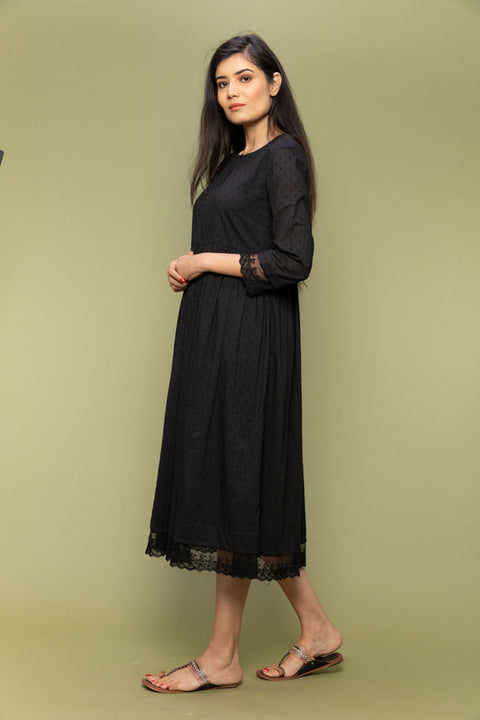 Luxury Black Textured Cotton Dress with Lace Trims | Vinusto
