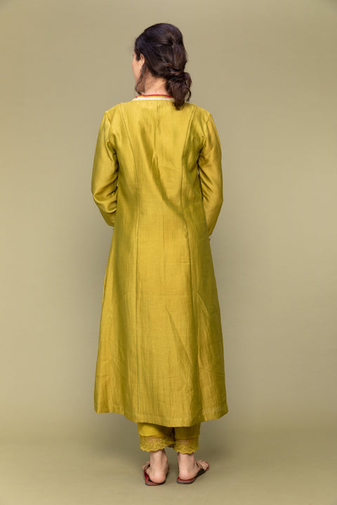 Lime Chanderi V neck kurta with lace details & cotton pants