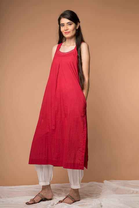 Shop Cotton Razor Back Kurta with Kantha Embroidery & Cranberry Red Pant - Set of 2 | Vinusto
