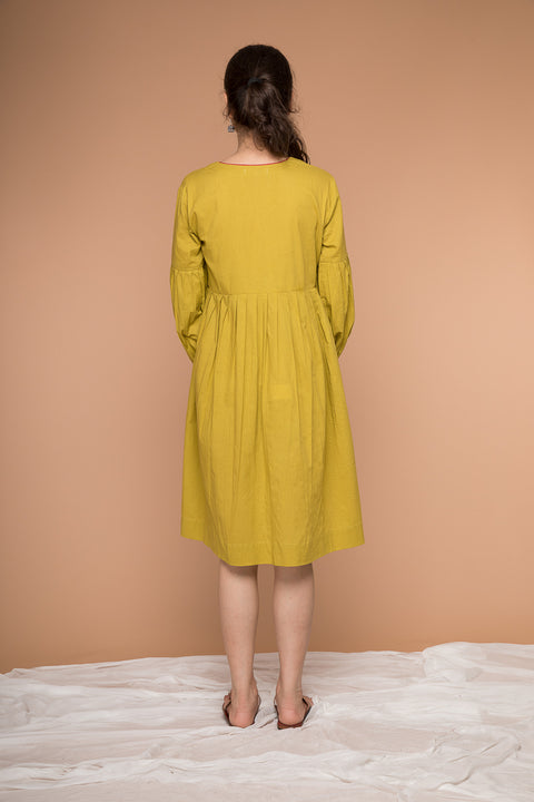 Handcraft Pleated Dress with Balloon Sleeves in Ochre Yellow Cotton | Vinusto