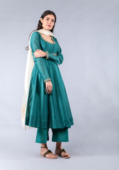 Luxury Embroidered Anarkali in Teal Chanderi & Off-White Cotton Palazzo Set – Set of 3

