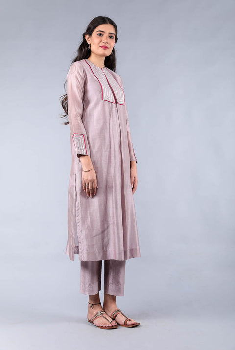 Buy Chanderi Kurta & Pant Set in Mauve Maroon with Gota Work – Set of 3

