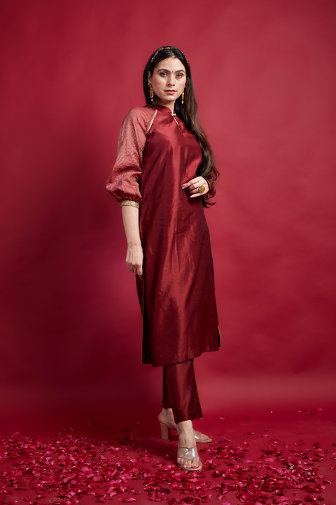 Order Maroon Raglan Sleeves Kurta Set with Embroidered Lace Details in Chanderi Handloom (Set of 2) - By Vinusto
