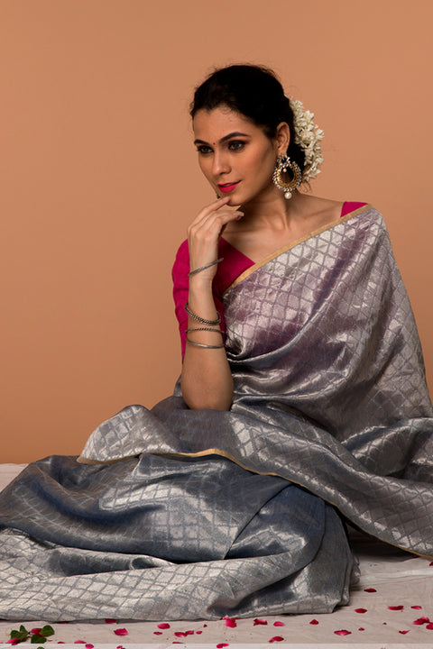 Luxury Handwoven Zari Saree in Silver & Gold - Vinusto

