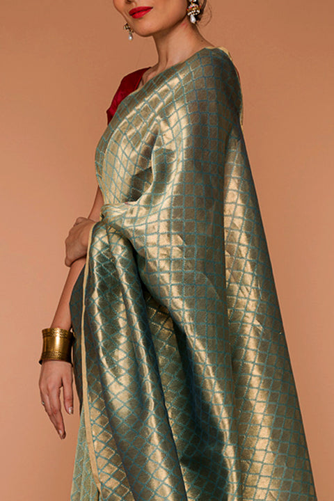 Luxury Handwoven Zari Saree in Gold & Pistachio Green - Vinusto

