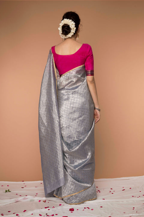 Handcraft Handwoven Zari Saree in Silver & Gold - Vinusto

