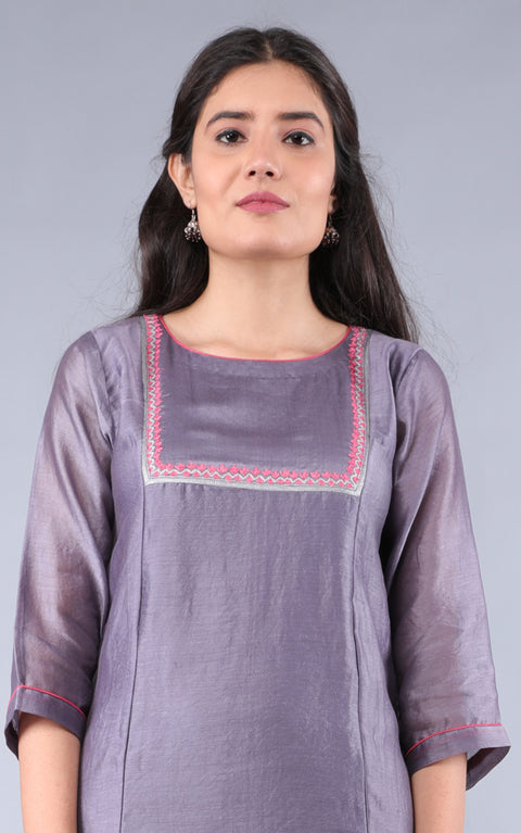 handcraft Hand-Embroidered Chanderi High-Low Kurta & Pants in Grape Purple – Set of 2

