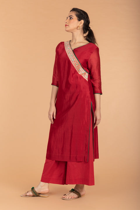 Buy Slant Neck Chanderi Handloom Kurta, Cotton Palazzo in Red With Deep Green Chanderi Dupatta (Set Of 3) - By Vinusto 