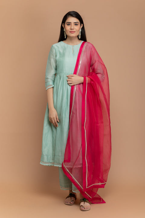 Shop Chanderi Handloom Anarkali Kurta with Cotton Pants & Chanderi Silk Dupatta in Mint Green & Hot Pink - Set of 3 | Vinusto

