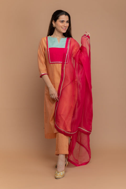 Shop Chanderi Hand Loom Kurta & Cotton Pants in Tangerine Orange with Hot Pink Chanderi Silk Dupatta (Set of 4) -By Vinusto 