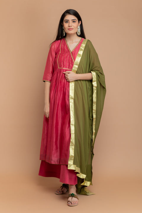 Buy Chanderi embroidered Kurta, Cotton Pants in Fuchsia with Fern Green dupatta (Set of 3) - By Vinusto