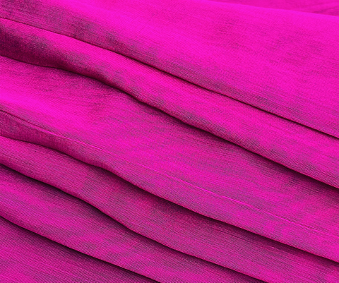 Shopping Pure Chanderi Handloom Fabric In Meganta With Gold Border - By Vinusto