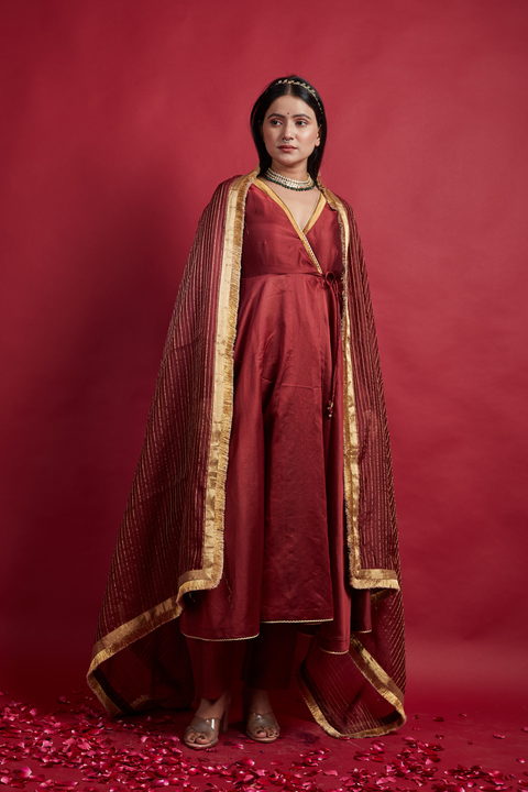 Shop Maroon Anarkali Kurta, Pinstripe Pants and Dupatta with Fringe Zari Lace in Chanderi Handloom (Set of 3) - By Vinusto