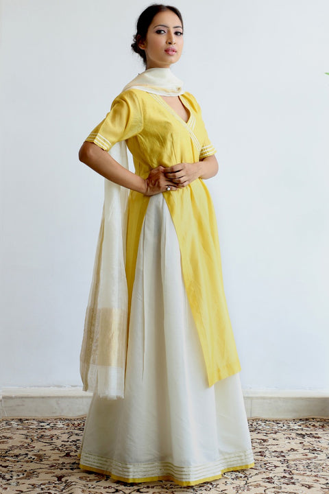 Shop Chanderi Kurta & Skirt Set in Yellow & Off-White - Set of 2

