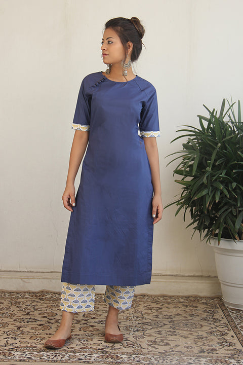 Shop Straight fit cotton kurta in Navy blue with block print pants (set of 2) by Vinusto 