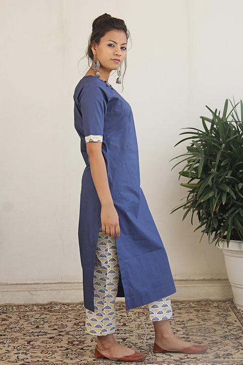 Buy Straight fit cotton kurta in Navy blue with block print pants (set of 2) by Vinusto 