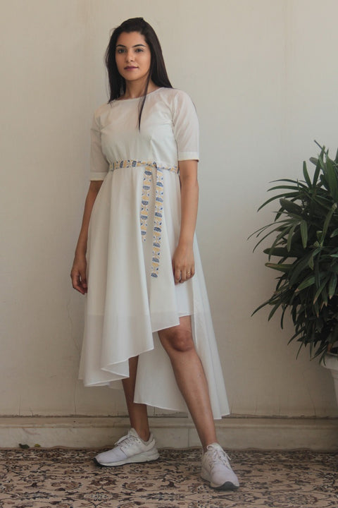 Luxury Asymmetric Hem Full-Flared Cotton Dress in White with Printed Belt | Vinusto