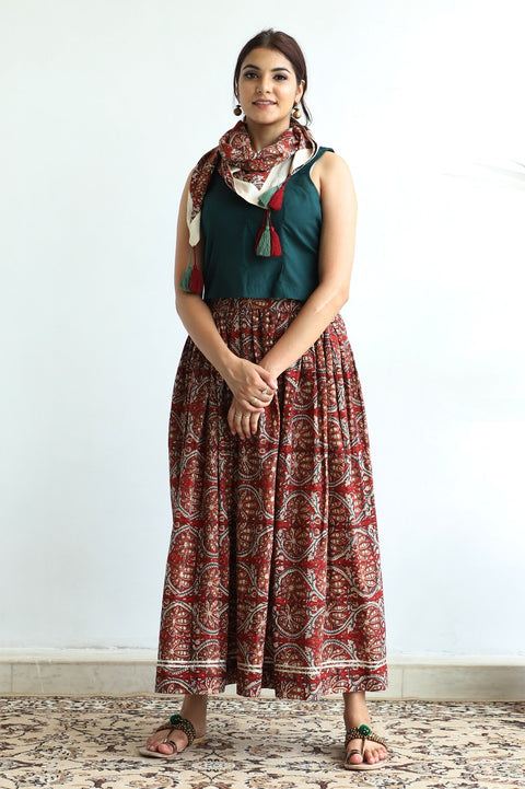 Premium Gathered Skirt & Stole in Hand Block Print with Cotton Top in Red & Green (Set of 3) | Vinusto