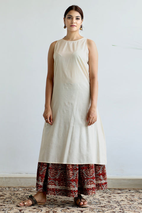 Buy Kurta and Skirt Set with stole in Cream & Red hand block print(set of 3) | Vinusto
