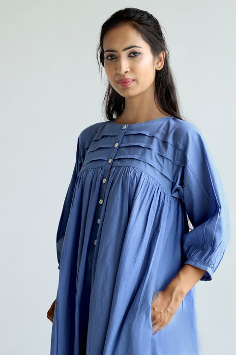 Luxury Pleated Yoke Dress in Oxford Blue Cotton | Vinusto
