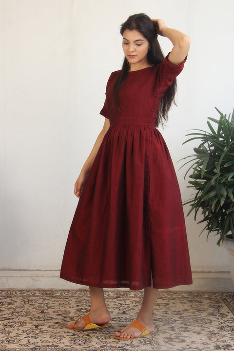 Shop Side-Buttoned Gather Dress in Maroon | Vinusto