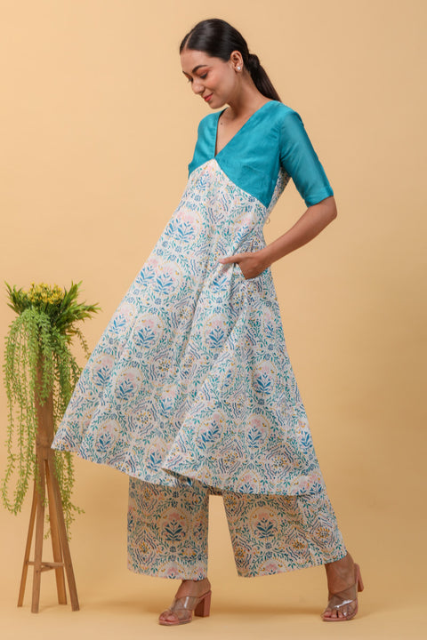 Shop Empire Line Color Block Kurta Set in Aqua Blue Chanderi & Hand Block Printed Cotton (Set of 2) - By Vinusto
