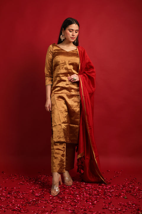 Shop Straight Kurta & Pants Set in Gold Zari with Deep Red Chanderi Dupatta- Hand Loom (Set of 3) - By Vinusto