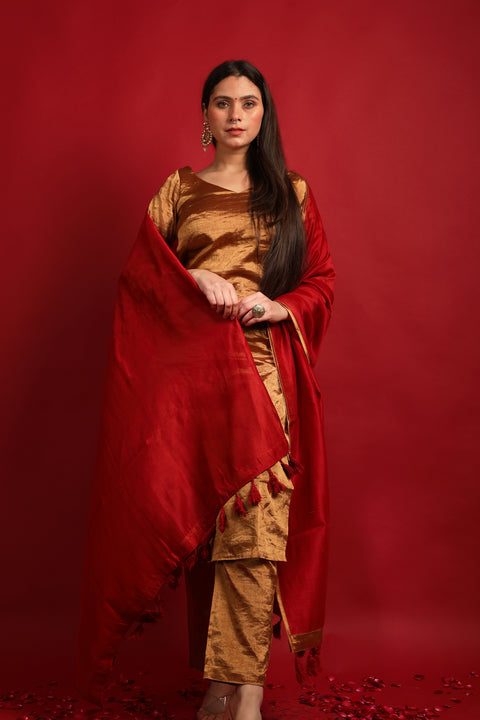 Buy Straight Kurta & Pants Set in Gold Zari with Deep Red Chanderi Dupatta- Hand Loom (Set of 3) - By Vinusto