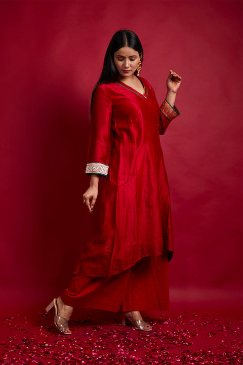 Beautiful Chanderi Handloom A Line High Low Kurta with Cotton Palazzo in Red & Deep Green Chanderi Dupatta (set of 3) -  By Vinusto 
