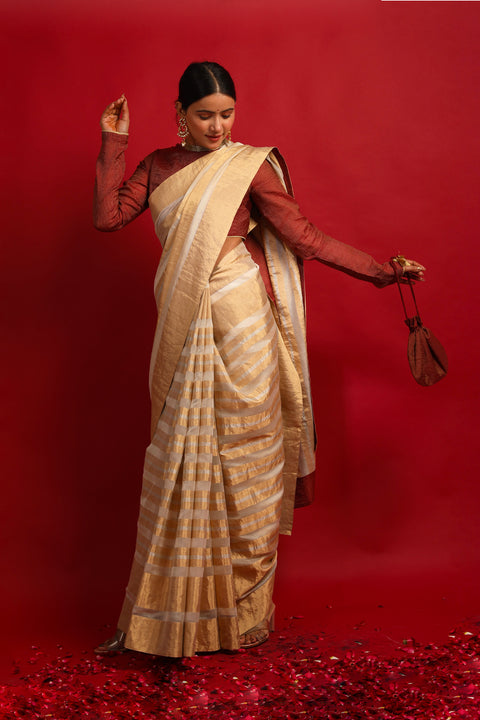 Luxury Handcrafted Gold Stripe Ivory Zari Saree – Handloom Elegance

